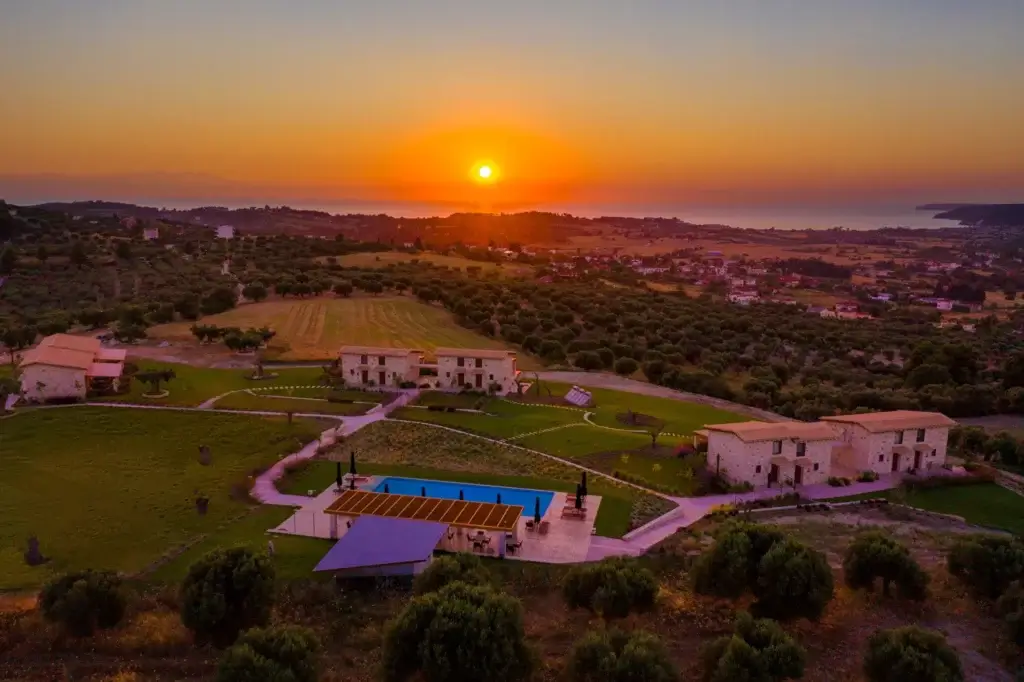 MintRetreatSuites Chaklidiki Sunset 01
