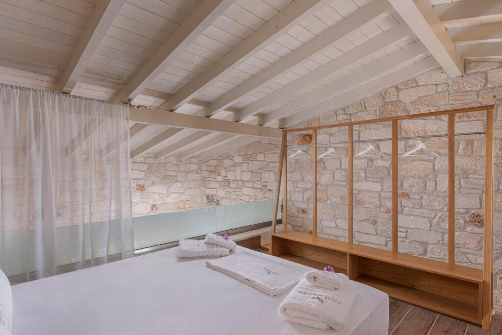 MintRetreatSuites Chaklidiki DuplexSuite SideSeaView 091